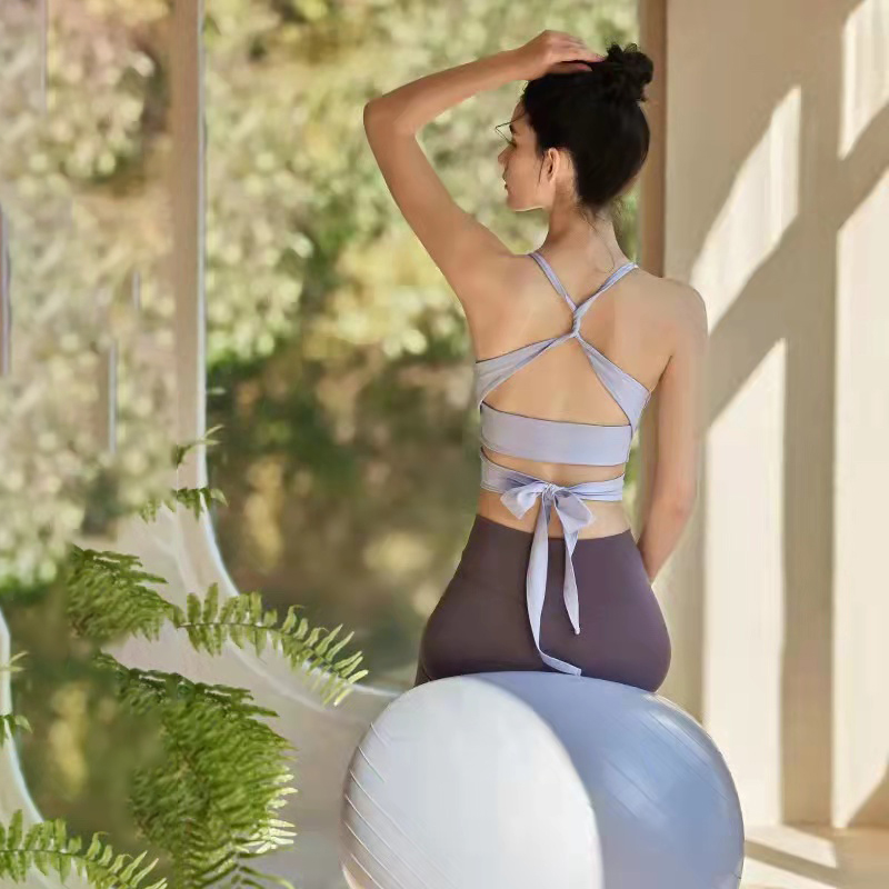 QUEEN YOGA性感綁帶運動背心(內附胸墊）