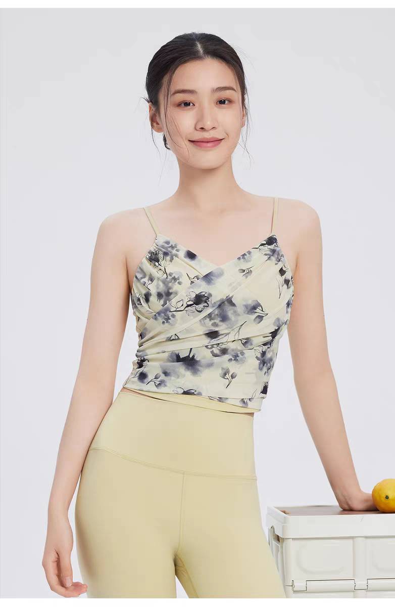 QUEEN YOGA新款運動背心女時尚抽褶美胸瑜伽背心上衣（附贈拆卸式胸墊）