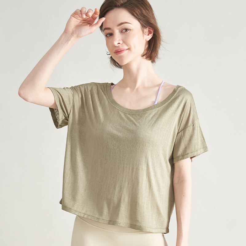 QUEEN YOGA短款外搭罩衫----點選顏色，再選尺寸出現模特相應的照片