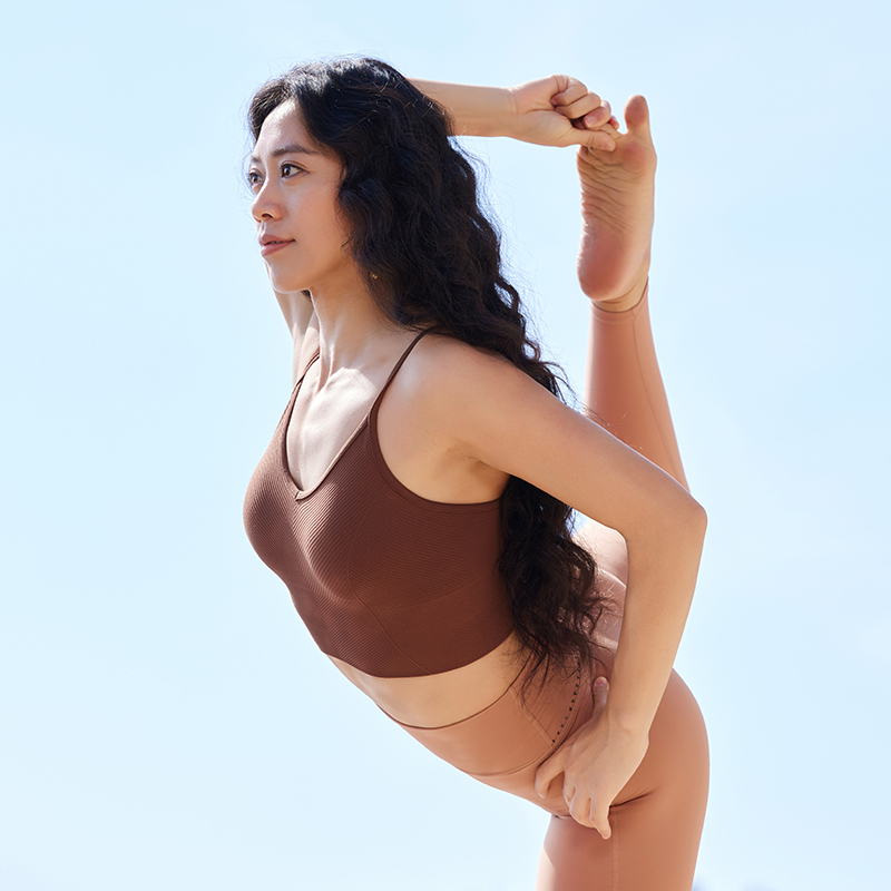 QUEEN YOGA瑜伽無縫基礎修身收腰顯瘦簡約優雅運動跑步健身BRA內衣（內含胸墊）
