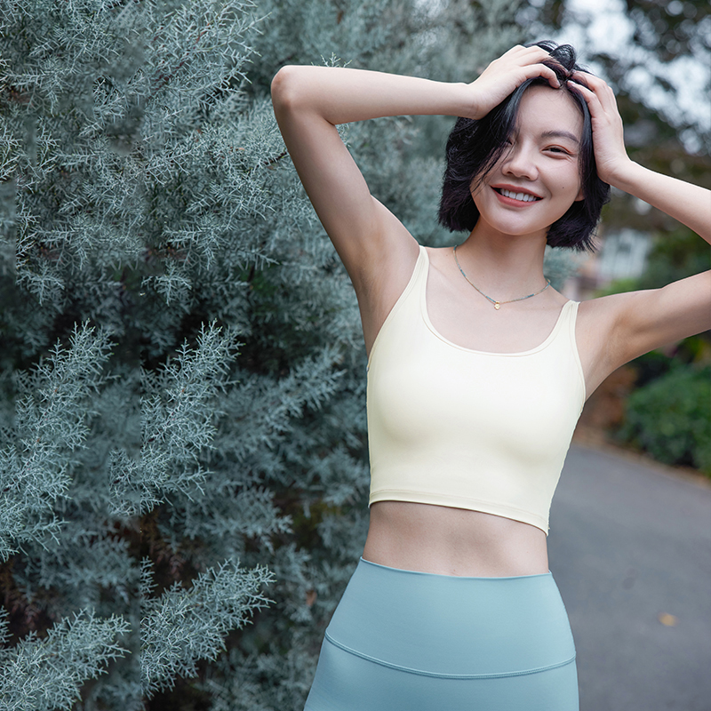 QUEEN YOGA瑜伽簡約健身運動背心（內含胸墊）