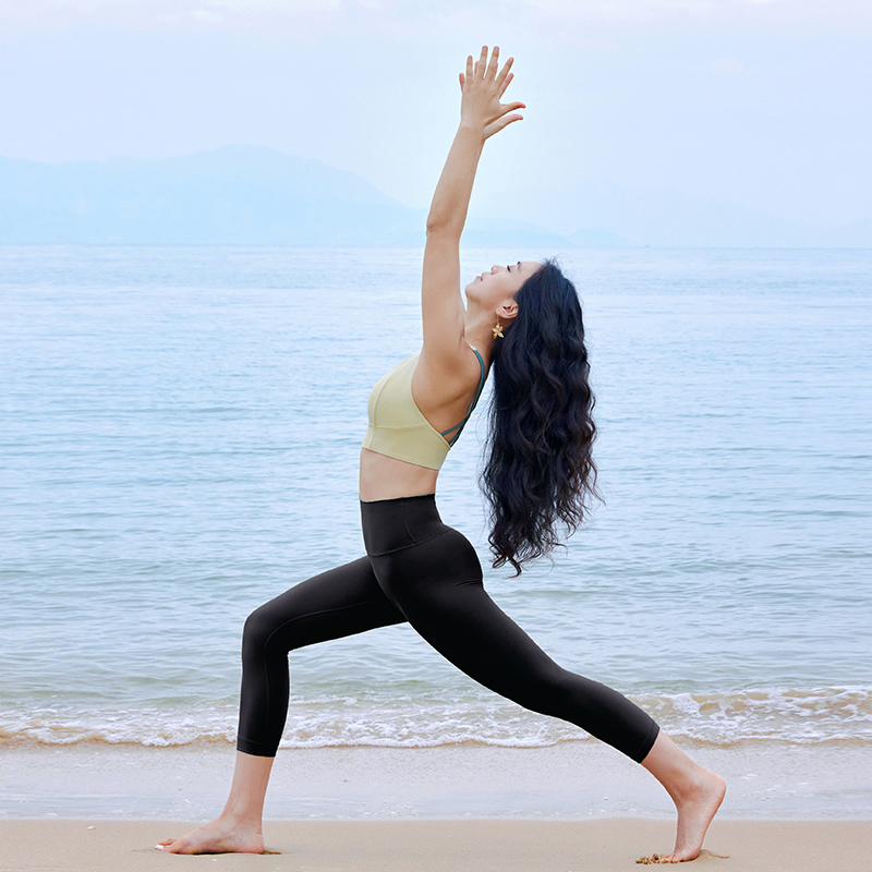 QUEEN YOGA瑜伽無尷尬線基礎簡約休閒運動健身外穿透氣七分褲