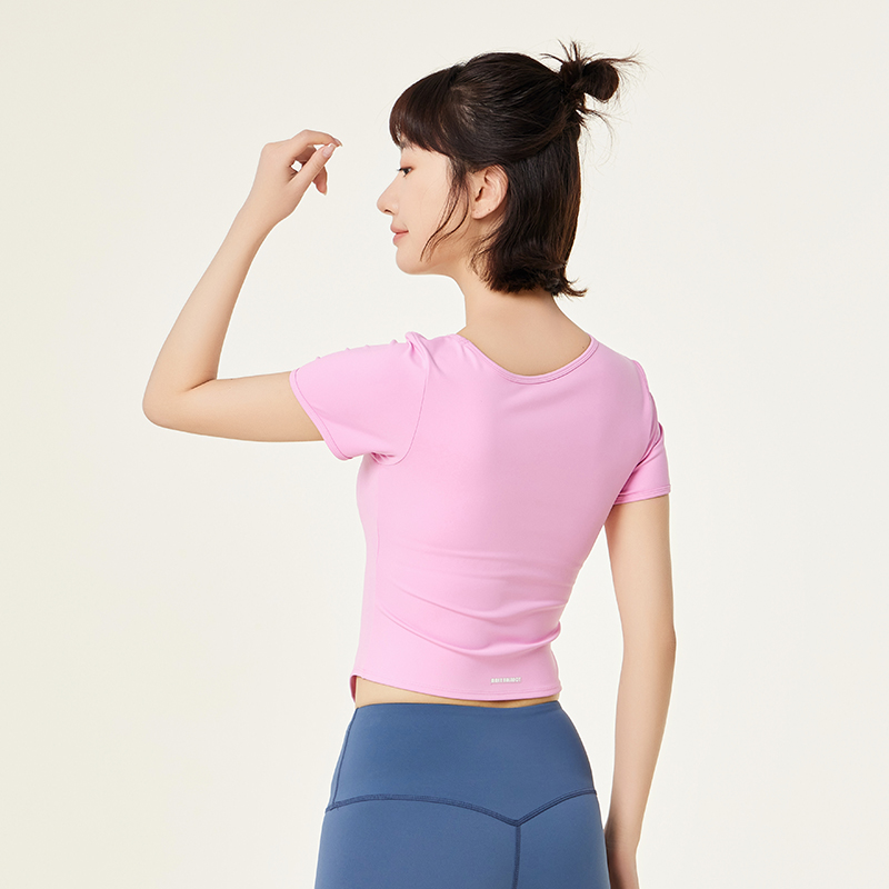 QUEEN YOGA 透氣修身運動健身瑜珈短袖上衣(附可拆卸式胸墊)