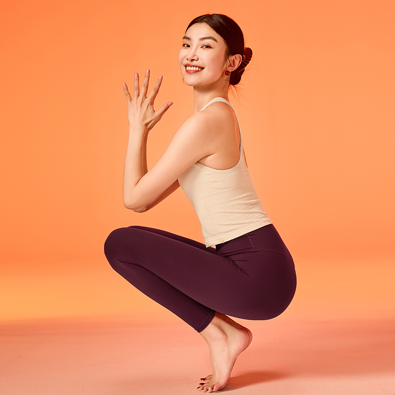 QUEEN YOGA瑜伽休閒跑步訓練設計款外穿修身美背一體杯運動背心（固定一體杯）