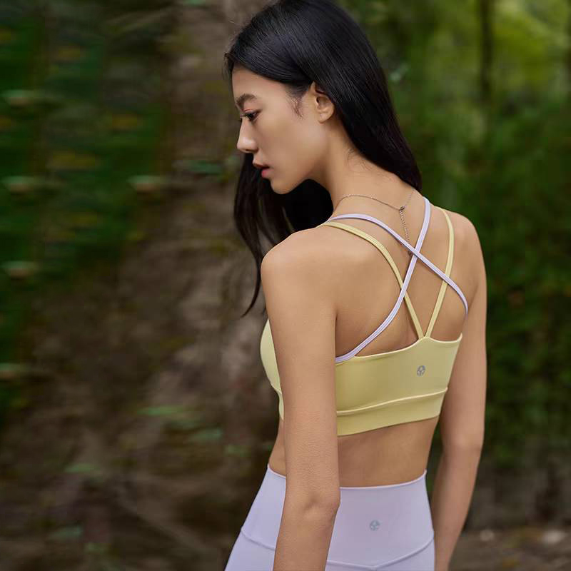 QUEEN YOGA瑜伽專業健身跑步運動BRA內衣中高強度支撐小可愛（內含胸墊）