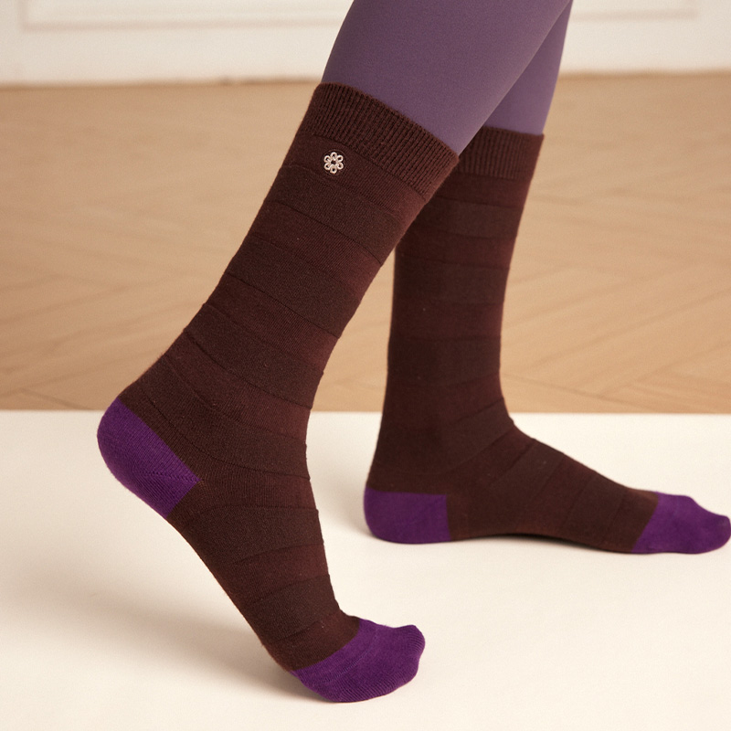 QUEEN YOGA瑜伽時尚長筒舒適棉感毛毛蟲彈力精梳棉襪