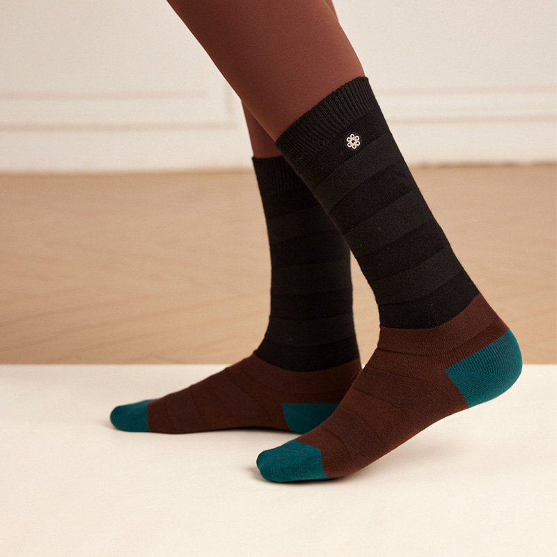 QUEEN YOGA瑜伽時尚長筒舒適棉感毛毛蟲彈力精梳棉襪