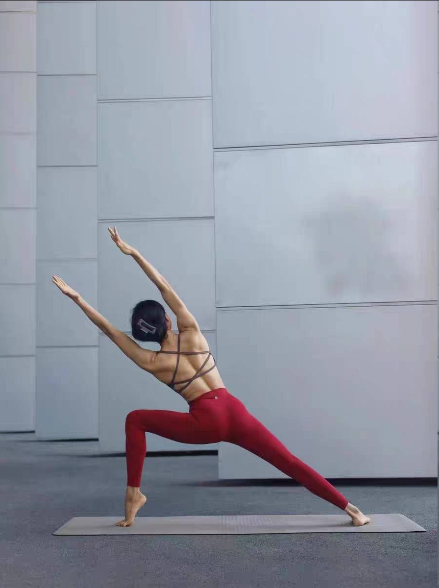 QUEEN YOGA瑜伽專業高端時尚運動內衣BRA（內含胸墊）