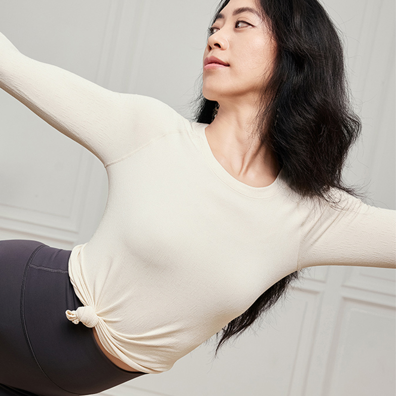QUEEN YOGA瑜伽圓領簡約透氣時尚大方運動戶外一體織長袖上衣（無胸墊款）