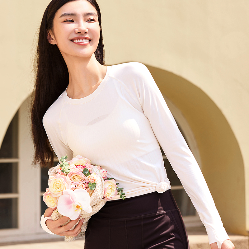 QUEEN YOGA瑜伽休閒運動戶外舒適修身基礎簡約圓領一體織長袖外搭罩衫(無胸墊款)