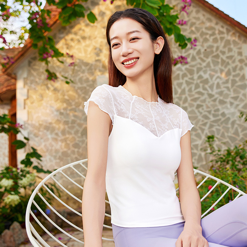 QUEEN YOGA瑜伽服運動優雅顯瘦蕾絲一體杯上衣健身服（固定一體杯）