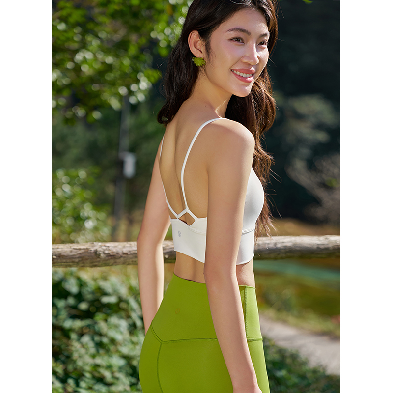 QUEEN YOGA萊卡經典圓領細肩帶運動瑜伽Bra(附贈可拆卸式胸墊)