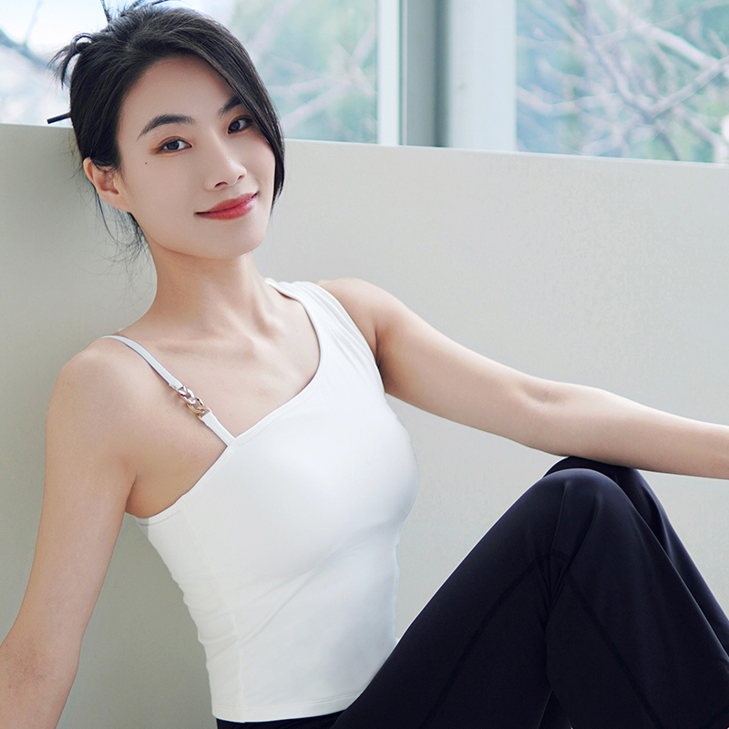 QUEEN YOGA瑜伽服運動健身不對稱肩帶背心小可愛（附贈拆卸式胸墊）