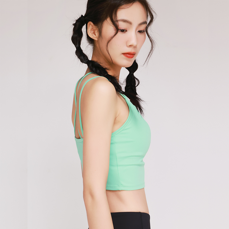 QUEEN YOGA小V領吊帶美背一體杯運動瑜伽短版背心(固定一體杯)