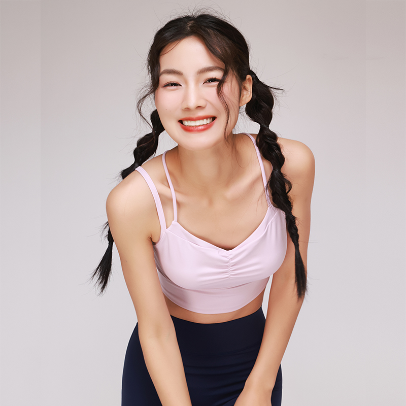 QUEEN YOGA小V領吊帶美背一體杯運動瑜伽短版背心(固定一體杯)