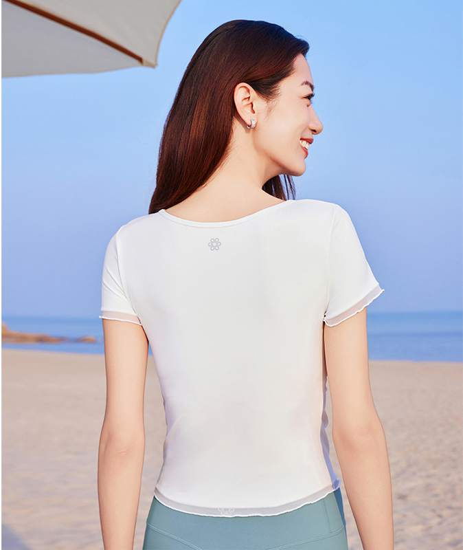 QUEEN YOGA瑜伽服簡約運動顯瘦圓領健身跑步短袖上衣（固定一體杯）