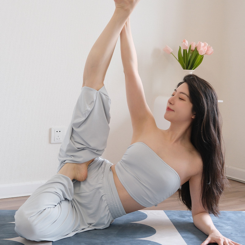 QUEEN YOGA新款無肩帶美背防滑一體杯小可愛BRA（固定一體杯）