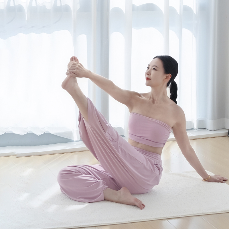 QUEEN YOGA新款無肩帶美背防滑一體杯小可愛BRA（固定一體杯）