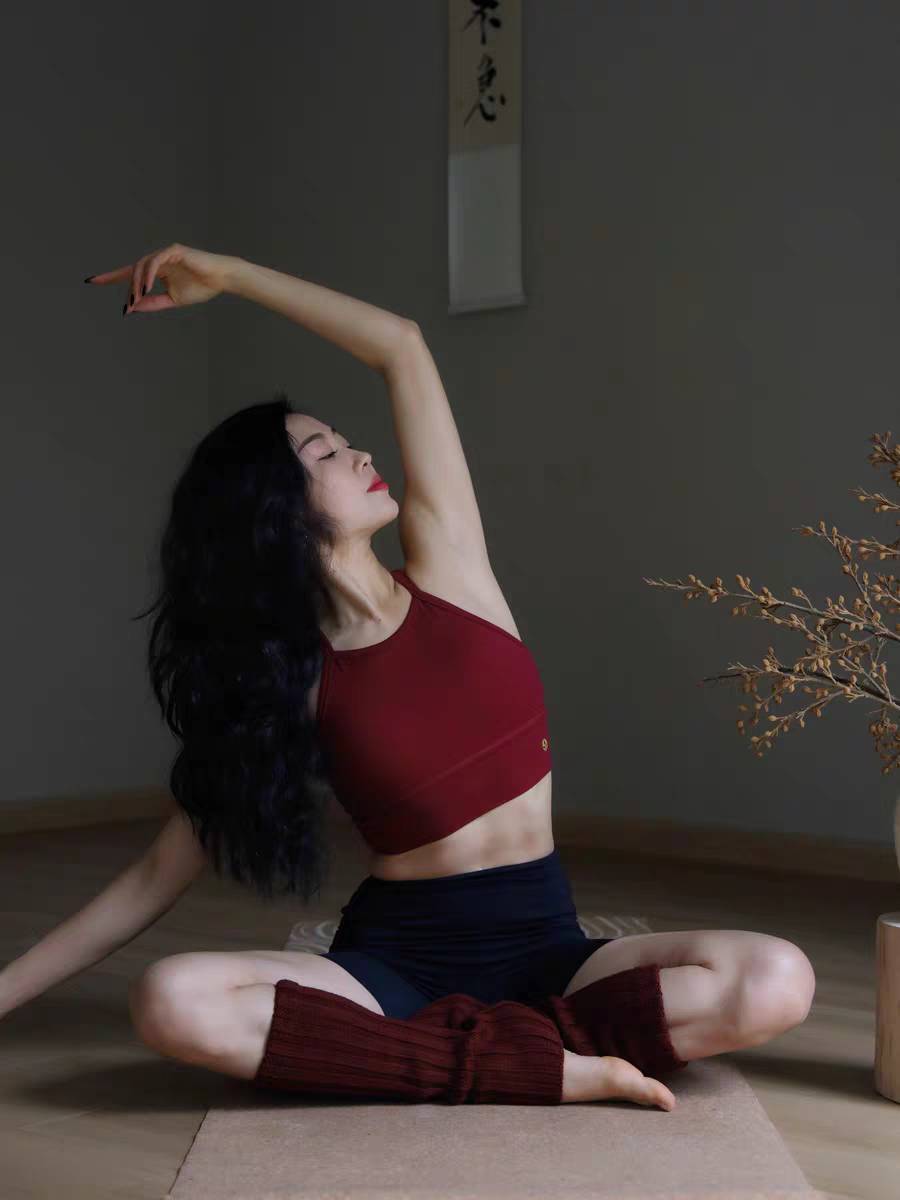 QUEEN YOGA瑜伽服新款專業高端背心運動內衣小可愛（固定一體杯）