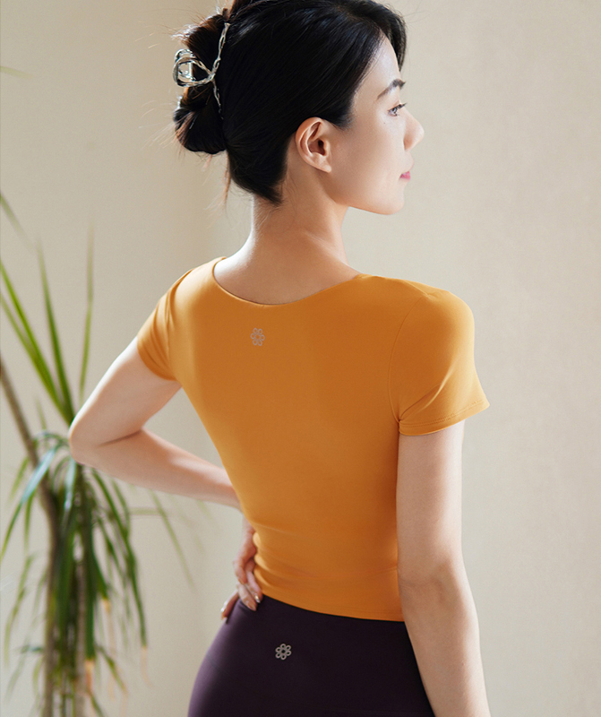 QUEEN YOGA瑜伽服收腰抽裙顯瘦運動短袖一體杯上衣（固定一體杯）