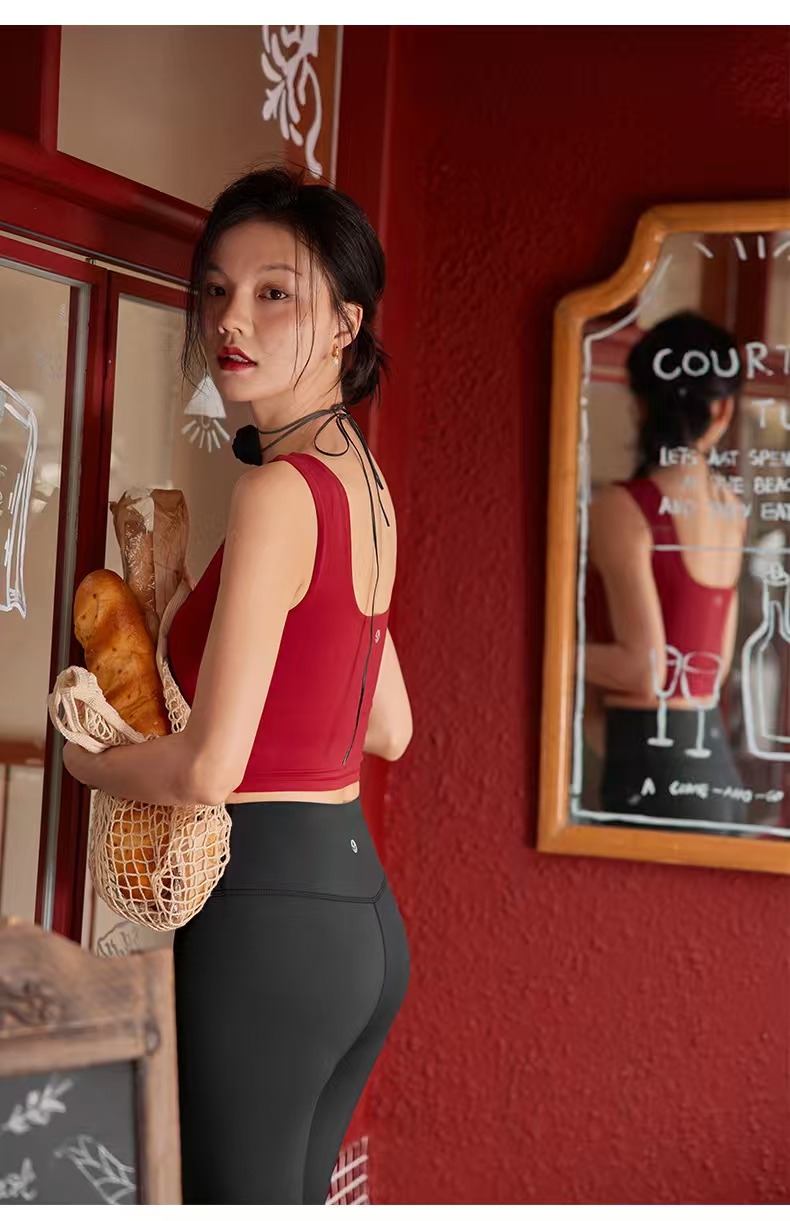 QUEEN YOGA瑜伽服專業高端時尚背心高級感運動瑜伽背心（內含胸墊）