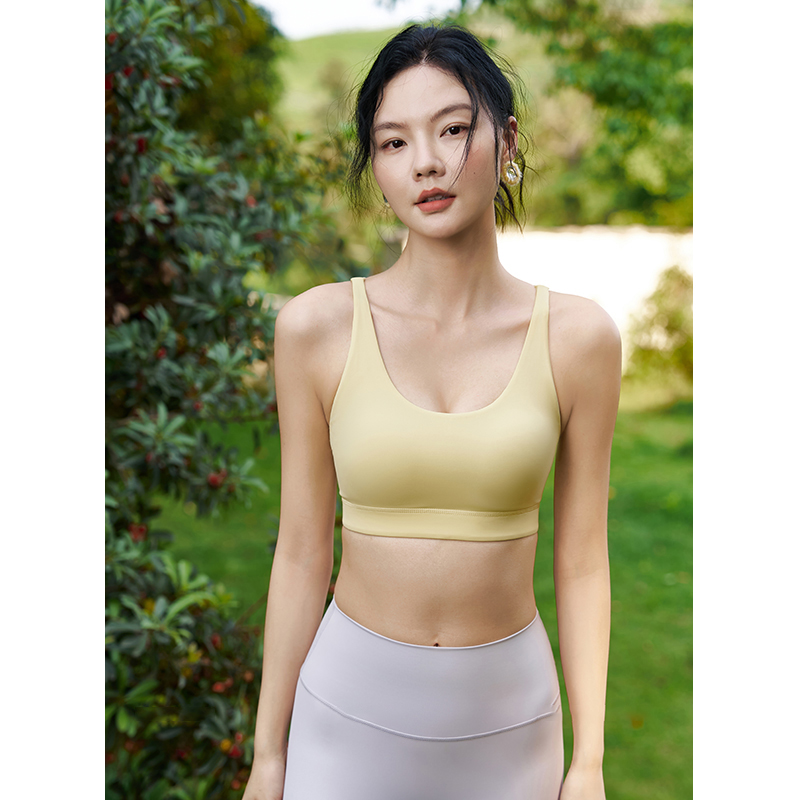 QUEEN YOGA簡約U領細肩帶運動瑜伽Bra（附贈可拆卸式胸墊）