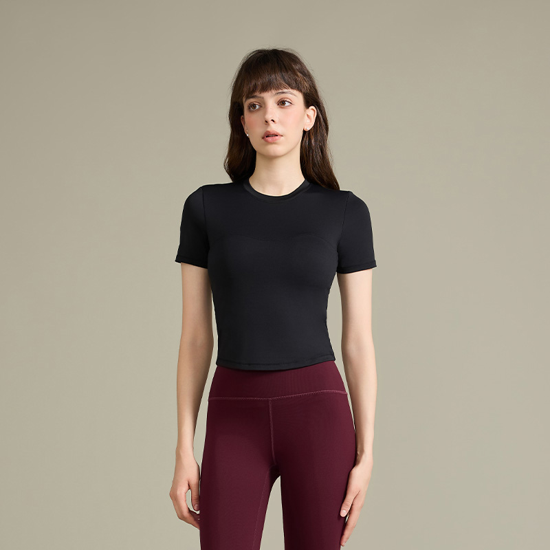 QUEEN YOGA圓領修身運動瑜伽短袖上衣（附可拆卸式胸墊）