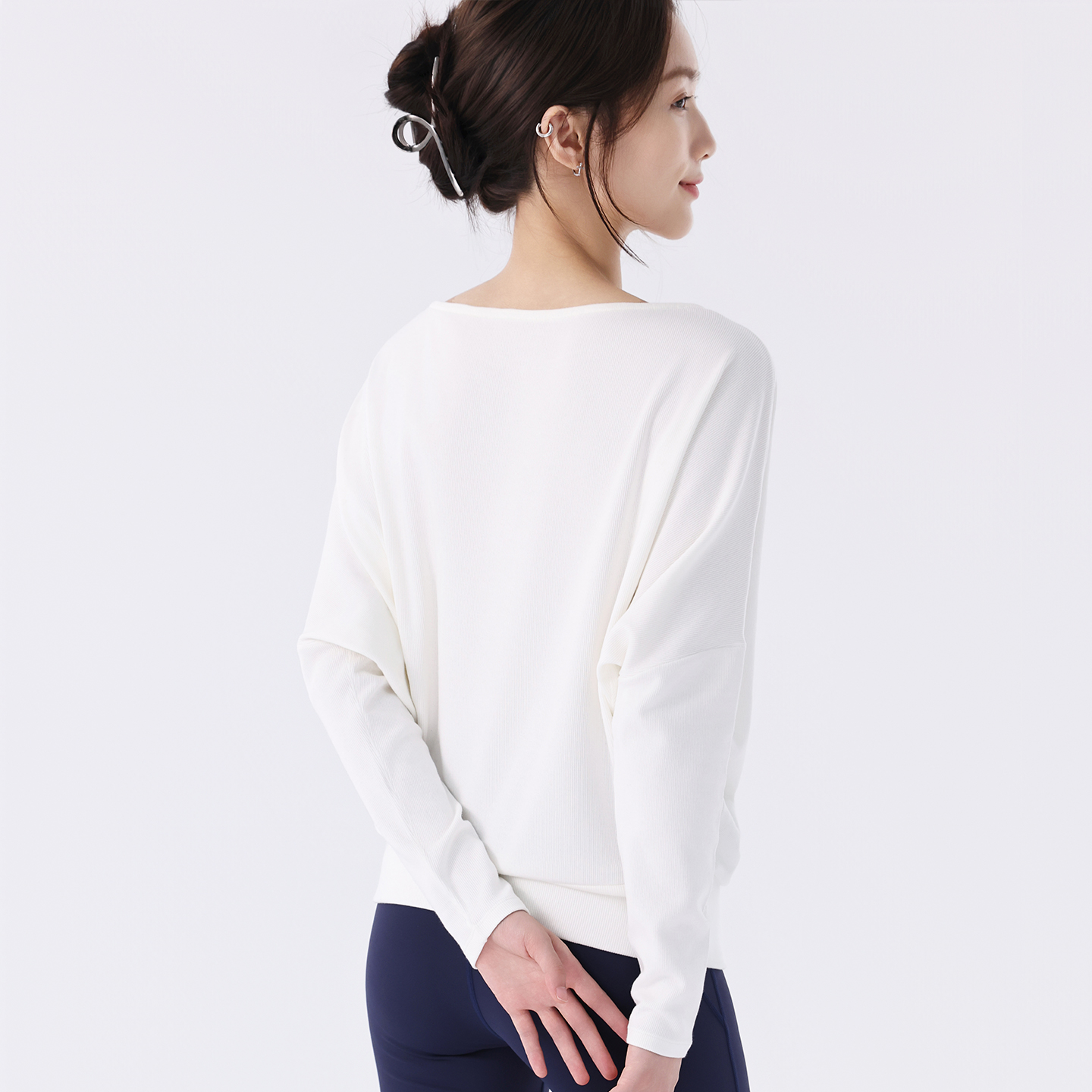 QUEEN YOGA極簡透氣寬鬆落肩袖運動瑜伽長袖T恤