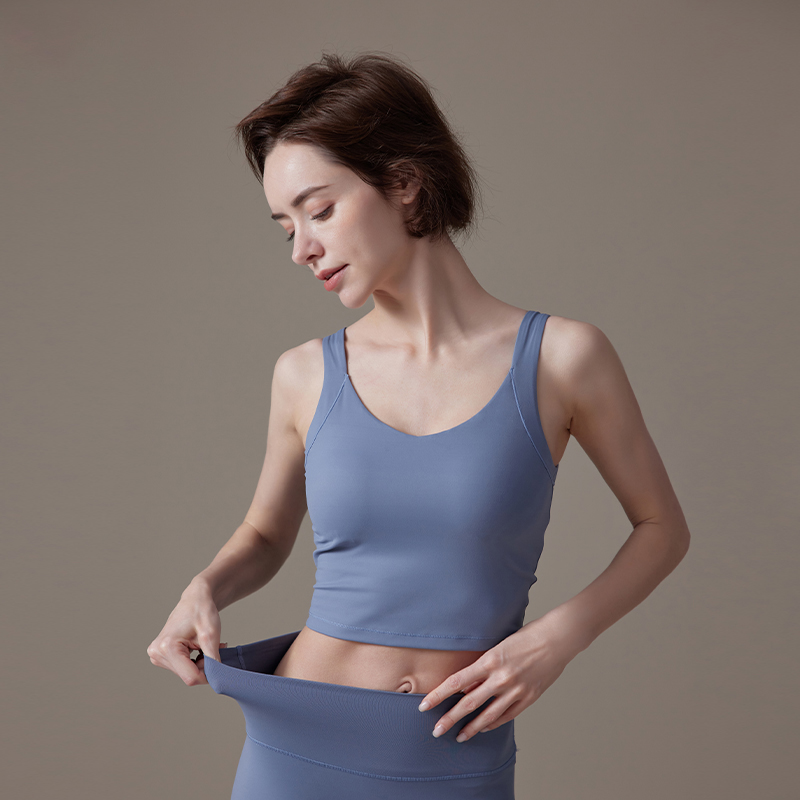 QUEEN YOGA短版美背瑜伽背心（內含胸墊）