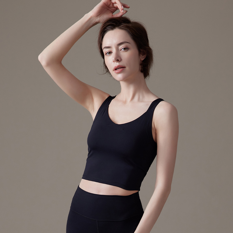 QUEEN YOGA短版美背瑜伽背心（內含胸墊）