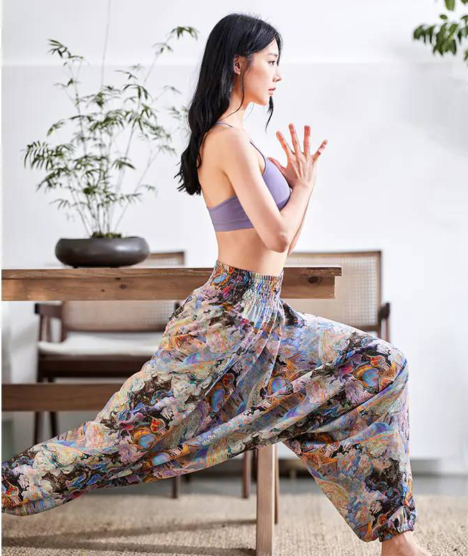 QUEEN YOGA新款禪風絲麻九分褲(點選顏色再選尺寸，會出現對應的模特圖)