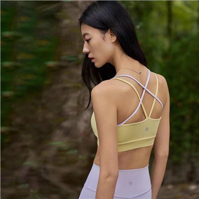 QUEEN YOGA瑜伽專業健身跑步運動BRA內衣中高強度支撐小可愛（內含胸墊）