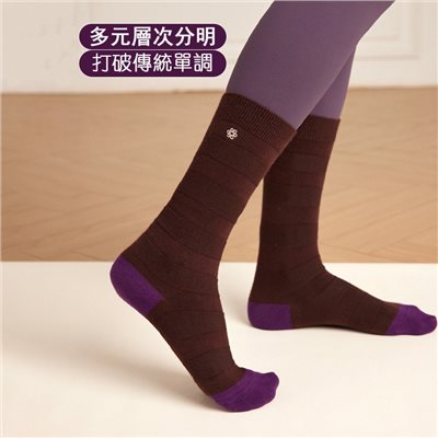 QUEEN YOGA瑜伽時尚長筒舒適棉感毛毛蟲彈力精梳棉襪