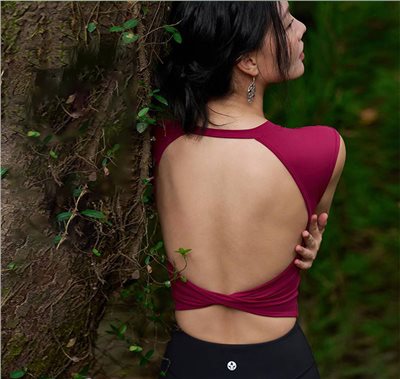 QUEEN YOGA瑜伽服健身運動時尚高端瑜伽短袖上衣（固定一體杯）